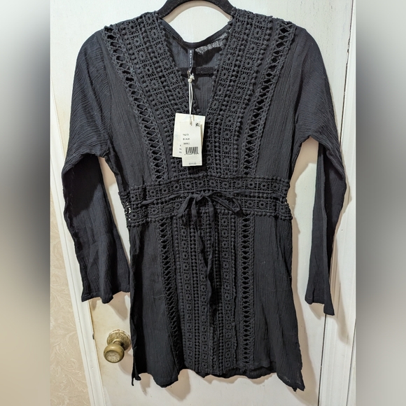 Raviya Other - Raviya Small Black Long Sleeve Crochet-inset Trim Tunic Swim Cover-up